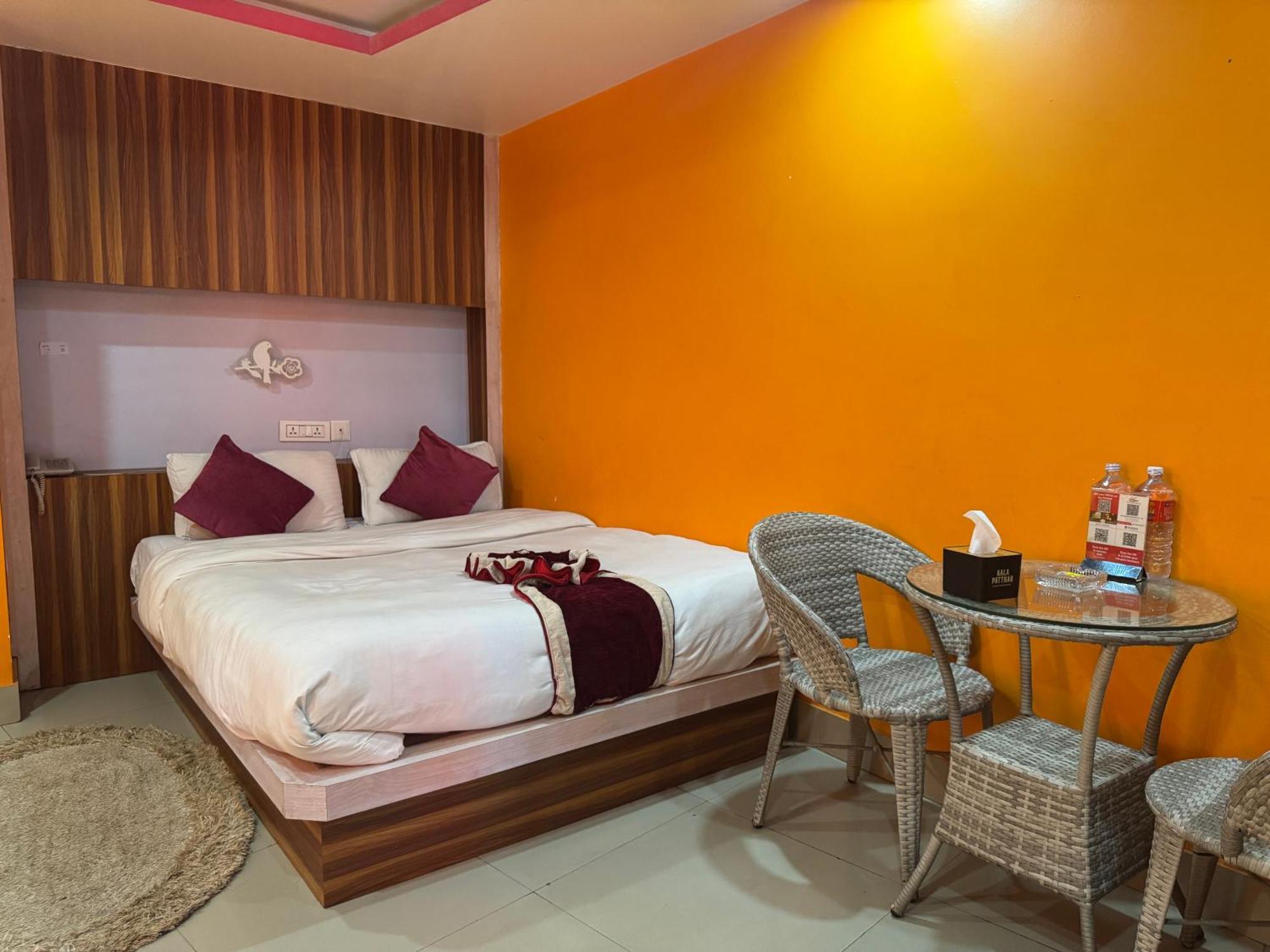 Om Tandoori Hotel Katmandu Dış mekan fotoğraf